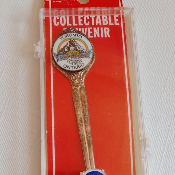 RETRO Canada's Wonderland Collectable Souvenir Spoon Silver Plated - Picture 3 of 4